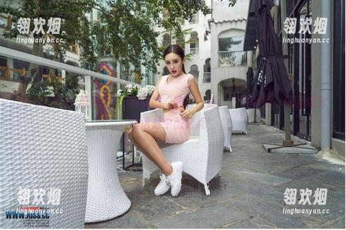 AISS爱丝(黄金版) - 索菲的“穿行”篇，下载到手，保证成为你话题中的焦点！