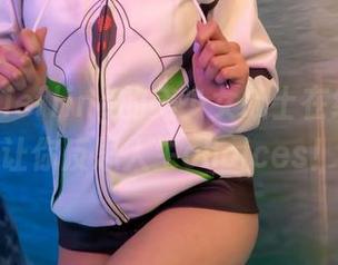 Aery Tiefling的美少女战士在线，原图让你反思人生choices！
