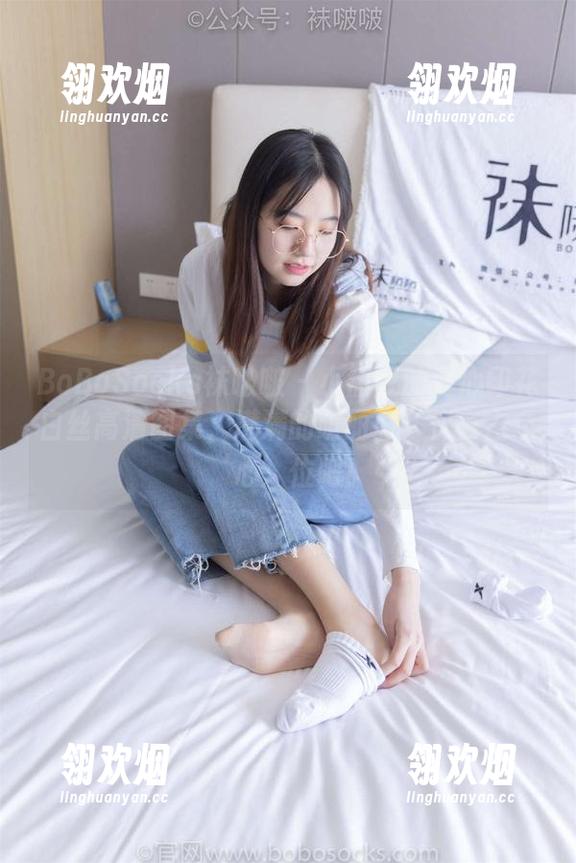 BoBoSocks袜啵啵 - 小甜豆的爱心印花白丝高清图集，满满的萌丽感，快去占个‘心’位吧！