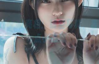 Hizzy(히지)亮相：镂空写真，表面下那点小心思