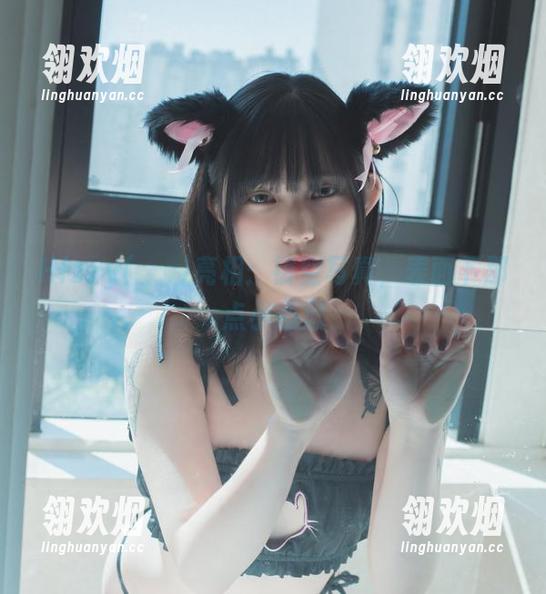 Hizzy(히지)亮相：镂空写真，表面下那点小心思