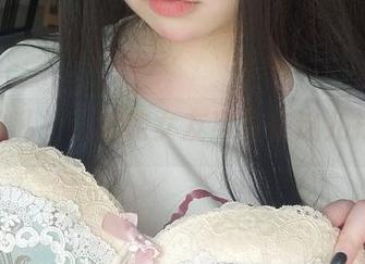 K酱的私拍，清纯女友身份在这儿打折扣