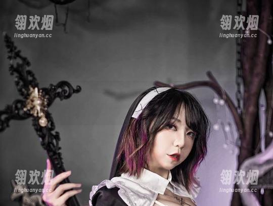 原图欣赏：Leah梓未化身“堕落修女”，叛逆的气息真让人难以抗拒