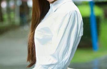 TuiGirl推女郎 – 王李丹尼的自拍原图：到底是无意间把自己拍得太帅，还是故意作妖？