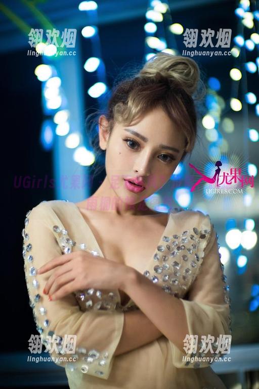 UGirls尤果网 - 足下生风？没错，就是夏雨桐的裸足图包