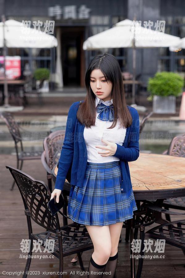 Xiuren秀人网-KOKO可可 Xiuren秀人网 - 在阳光下的KOKO可可,短裤写真也能透出一丝扑面而来的轻松感。