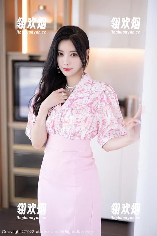 Xiuren秀人网-奈奈Fox Xiuren秀人网 - 奈奈Fox透明图包,像一阵风,能不能再给我来点实在的?