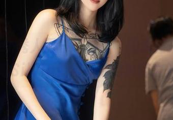 Xiuren秀人网 – “姐姐”的原图来袭，易阳Silvia果然有她的独到之处。