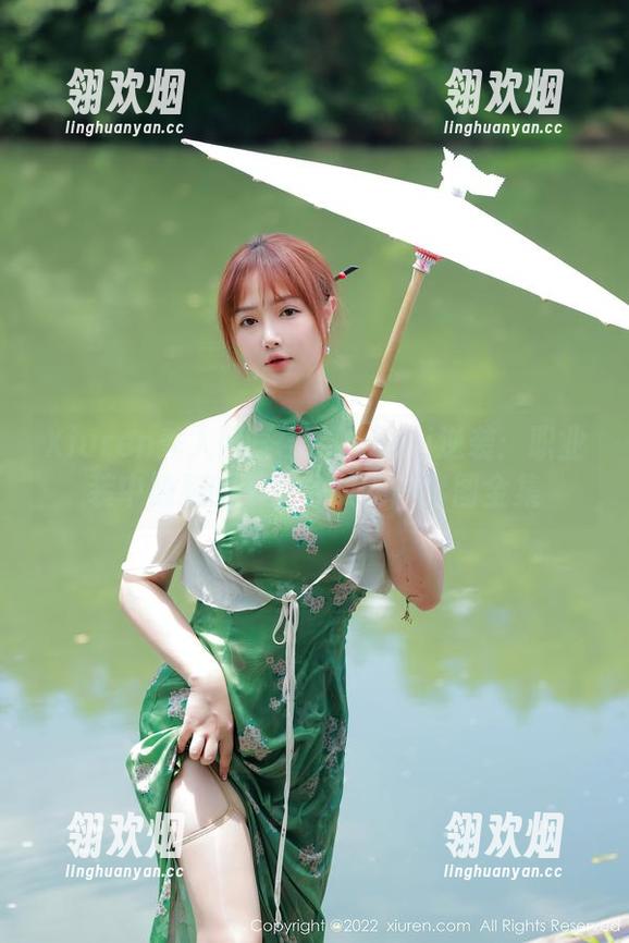 Xiuren秀人网-果果Nikki Xiuren秀人网 - 果果Nikki逆袭:职业装中隐藏的不安分灵魂—套图全集