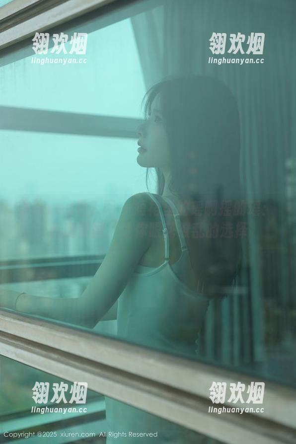 Xiuren秀人网 - 短裙里的瑶啊摇的瑶：私房美图，让你眼花缭乱的选择