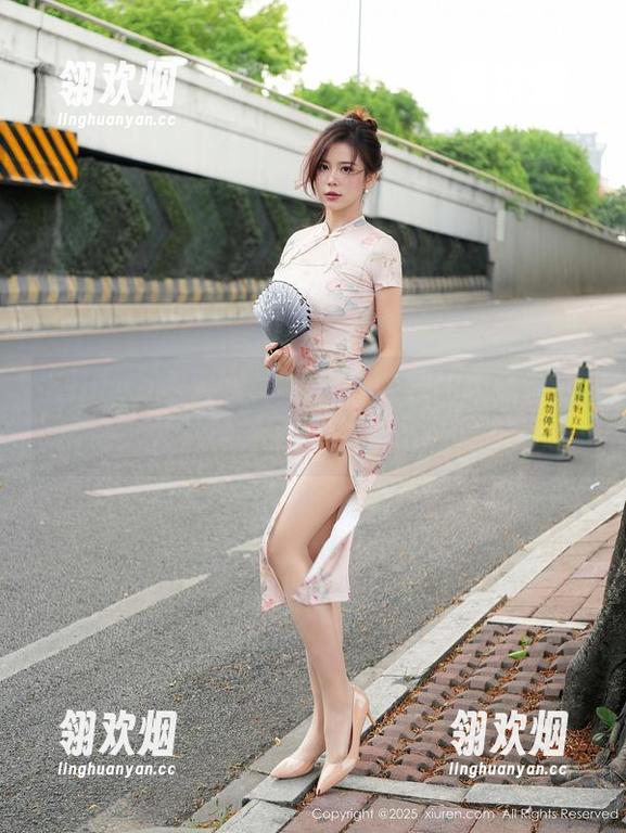 Xiuren秀人网 - 揭开谢忱倬的眼镜图包精选，哇，原来眼镜也有这样的一面！