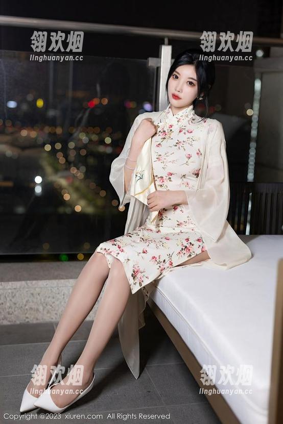 Xiuren秀人网-鹿小茜 Xiuren秀人网 - 鹿小茜全套写真,天台风景太独特,保证你下载了还想去!