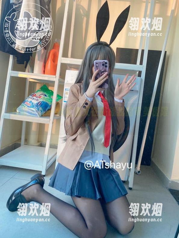白裙全套—at鲨鱼又在挑战我的审美极限？