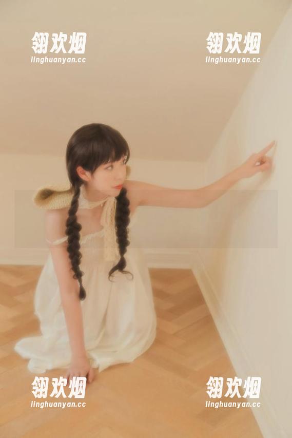 fushii_海堂 fushii_海堂:连体衣的神奇原图,图集里,你能找到多少个角度?