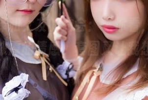 一小央泽和女友的约会：“你看，原图让我多了浓厚的情感，套图又让我想到了那次饭局！”