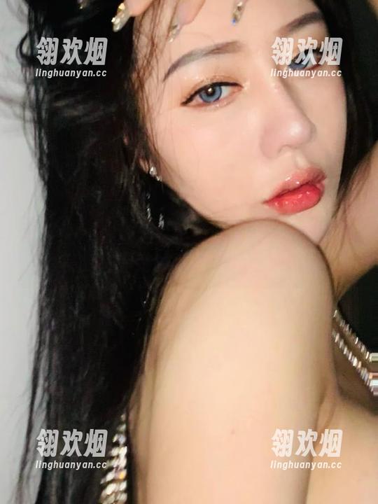 不爱笑的赛琳 微密圈 - 你敢信?不爱笑的赛琳的兔女郎精选中有她的藏品,不止兔子!