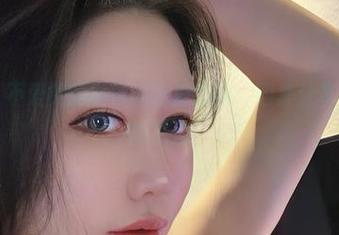 微密圈 – 不爱笑的赛琳的全身渔网：图集分享，缠绕你的视线！