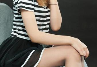 丽柜 – 钟晴修女合集：从此心里多了一道光，但不一定是光明。