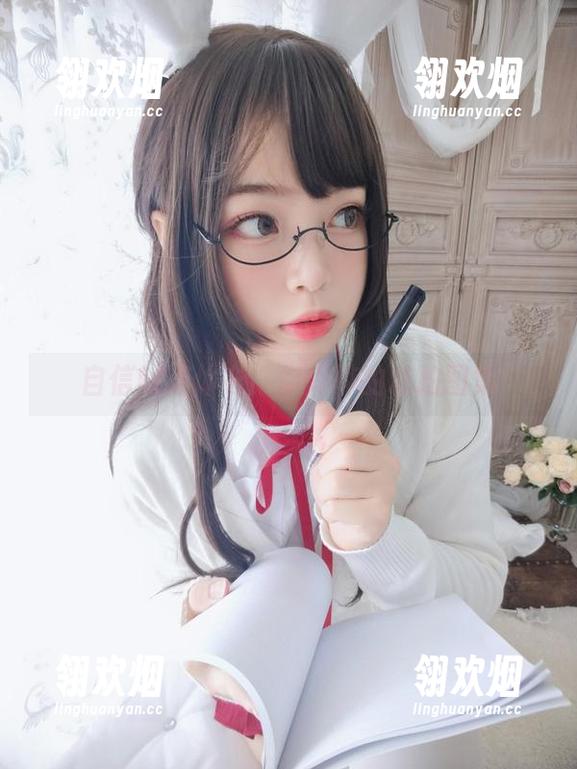 自信的连体衣：你烨烨的私拍图集