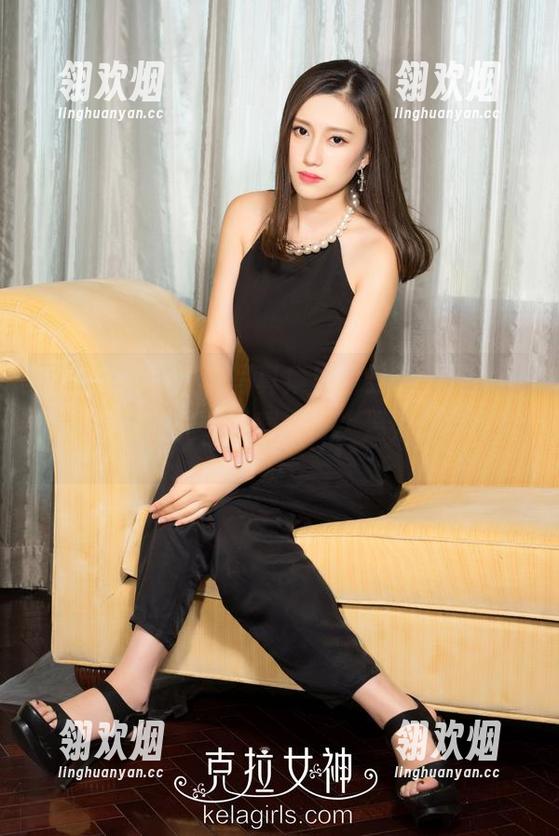 克拉女神-舒彤 克拉女神 - 这本写真集里的舒彤,眼镜闪烁着微微的光,下载一份,温柔慢慢蔓延。
