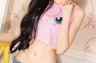克拉女神 – 不怕打脸，下载馨馨的浴室高清照！