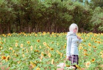 塔塔_Lo1iTa的女王写真，随便一张都能让人停留不前。