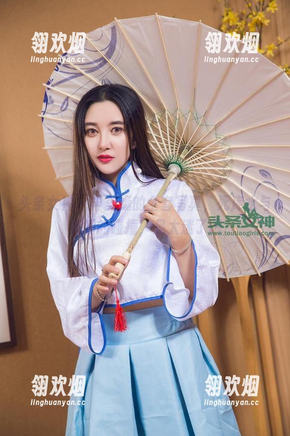 头条女神 - 申美嫣的全套写真，死库水与妩媚的碰撞，是太迷了吧