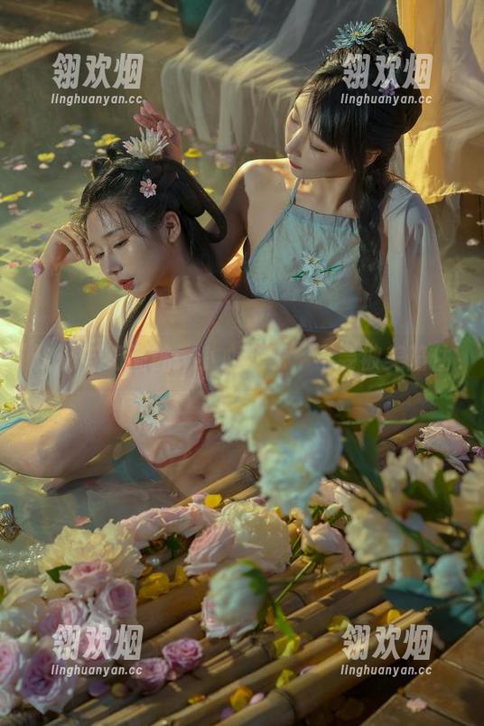 奶桃桃 玫瑰与奶桃桃:小心下载,不要被美陷住