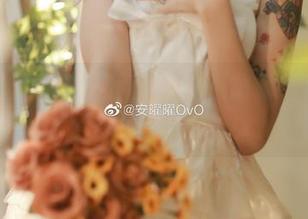 精选安曜曜的美足：你能想象脚趾也在召唤目光吗？