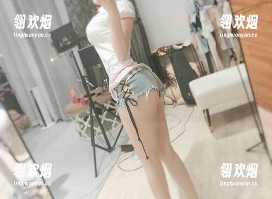小玉吃果冻 微密圈 - 最新作品!小玉吃果冻的短裙,感觉每天都能换不同的风格,别说我贪心哦