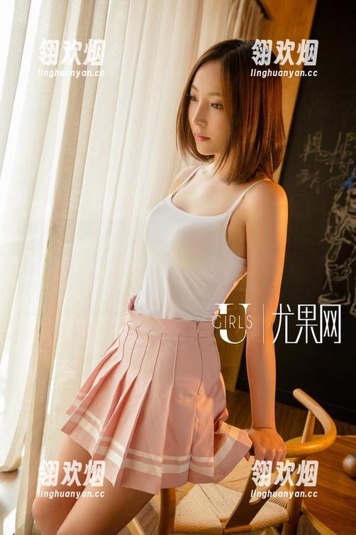 尤果网 - 穿上暖意，脱下束缚——尤娜娜在高清毛衣里的优雅舞动，快点下载，别等到没货了！