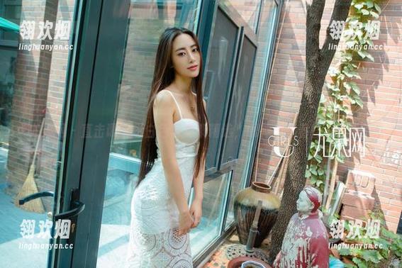 尤果网 - 直击谭晓彤白色写真集精选，眼神里藏着些小心机？