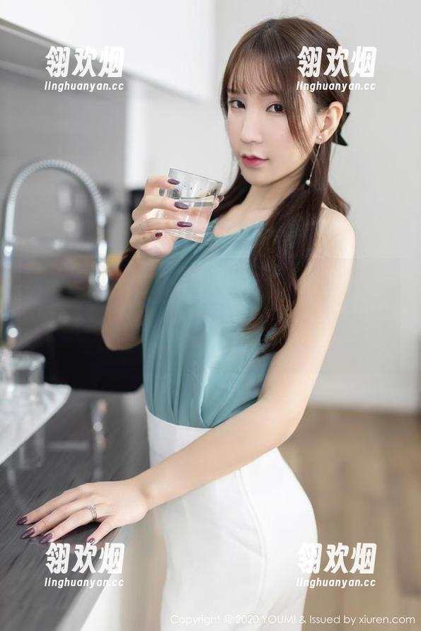尤蜜荟-菲儿beauty 尤蜜荟 - 在这菲儿beauty的最新职业装合集里,我不说,你也是不是想给半年后的年会搭配意见。。。
