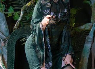 就这么一件衬衫，岛田云溪的写真集里藏着太多意外。