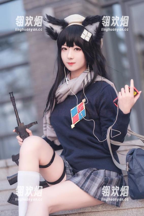 最新图册，弥音音ww的白衬衫，犹如未曾绽放的花朵，轻轻呼唤着