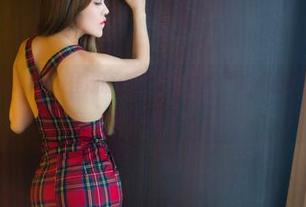 推女郎 – 来聊聊Yu佳妮的校园写真套图，满满的青春气息和几分小调皮。