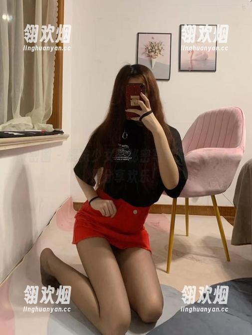 微密圈 - 提袜少女的秘密写真集，满满都是分享欢乐！