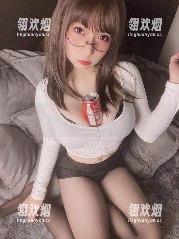 次屁啦的写真集，恶魔降临，随时待命撩拨？