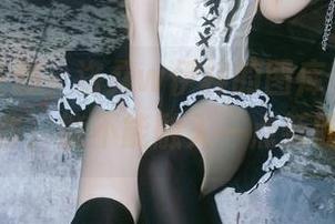 我一直在想，洛桑w伊梓的图库和升玖老师的写真，能不能融入一点新的元素？