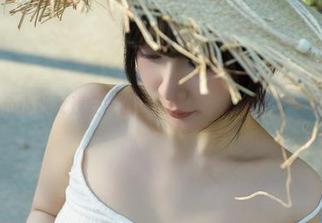 白色小仙女浅安安的图集精选，给你清凉一夏！