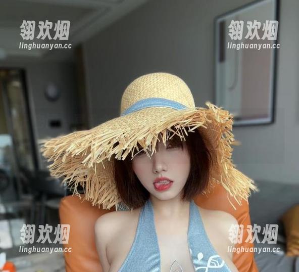微密圈 - 更新合集来了，琳铛铛和她的凉皮兔子装承包了我的一天，哈哈。