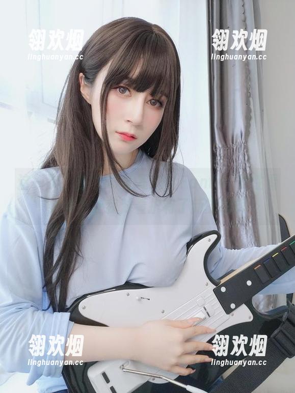 白银81 这一次,白银81的写真《Fantia-女性看护师》让我对看护有了新的理解