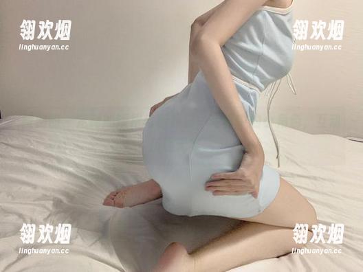 相扑猫 微密圈 - 定制的短裙与相扑猫—写真中的小角色,互动乐趣无穷。