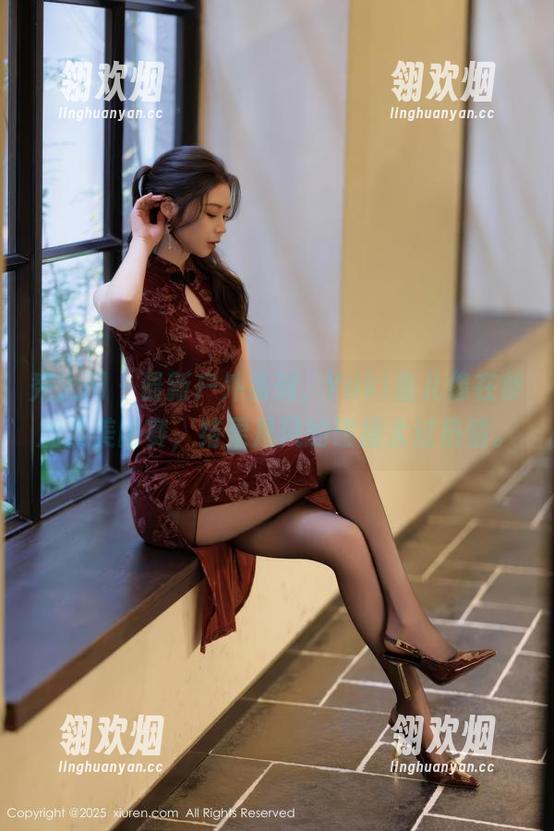 秀人网 - 最新户外系列，Yuki鱼儿像在参加选美比赛，结果是风的碰撞太过热情。