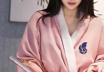 秀人网 – 办公室杂记：大美媚京的原图集荒诞之旅