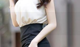 秀人网 – 梦心月与比基尼的共舞，壁纸也要参与吗？