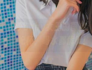 秀人网 – 汐汐baby女王的图库：出门记得贵妃杯，喝水都优雅！