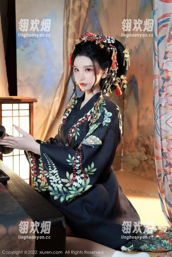 秀人网-白芷yy 秀人网 - 女王白芷yy高清写真,随时待命,你敢下载吗?