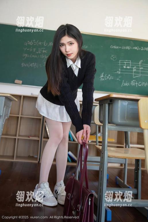 秀人网-绮里嘉ula 秀人网 - 绮里嘉ula的丝袜写真,快来看这根根分明的诱惑