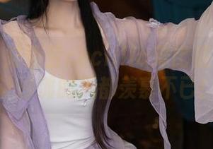 秀人网 – 陆萱萱cecillia穿比基尼图集：让沙滩的风都羡慕不已！